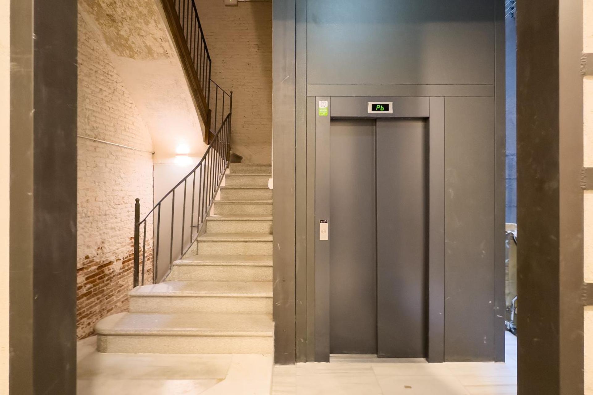 ברצלונה Oasis Apartments & Studios Old Town Center מראה חיצוני תמונה