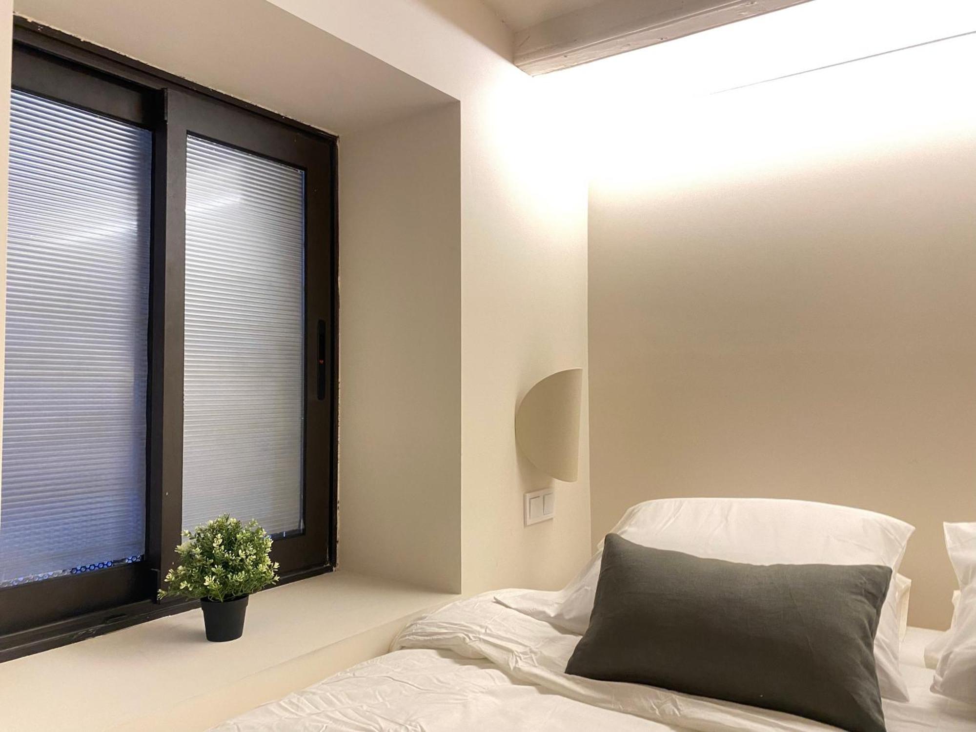 ברצלונה Oasis Apartments & Studios Old Town Center מראה חיצוני תמונה