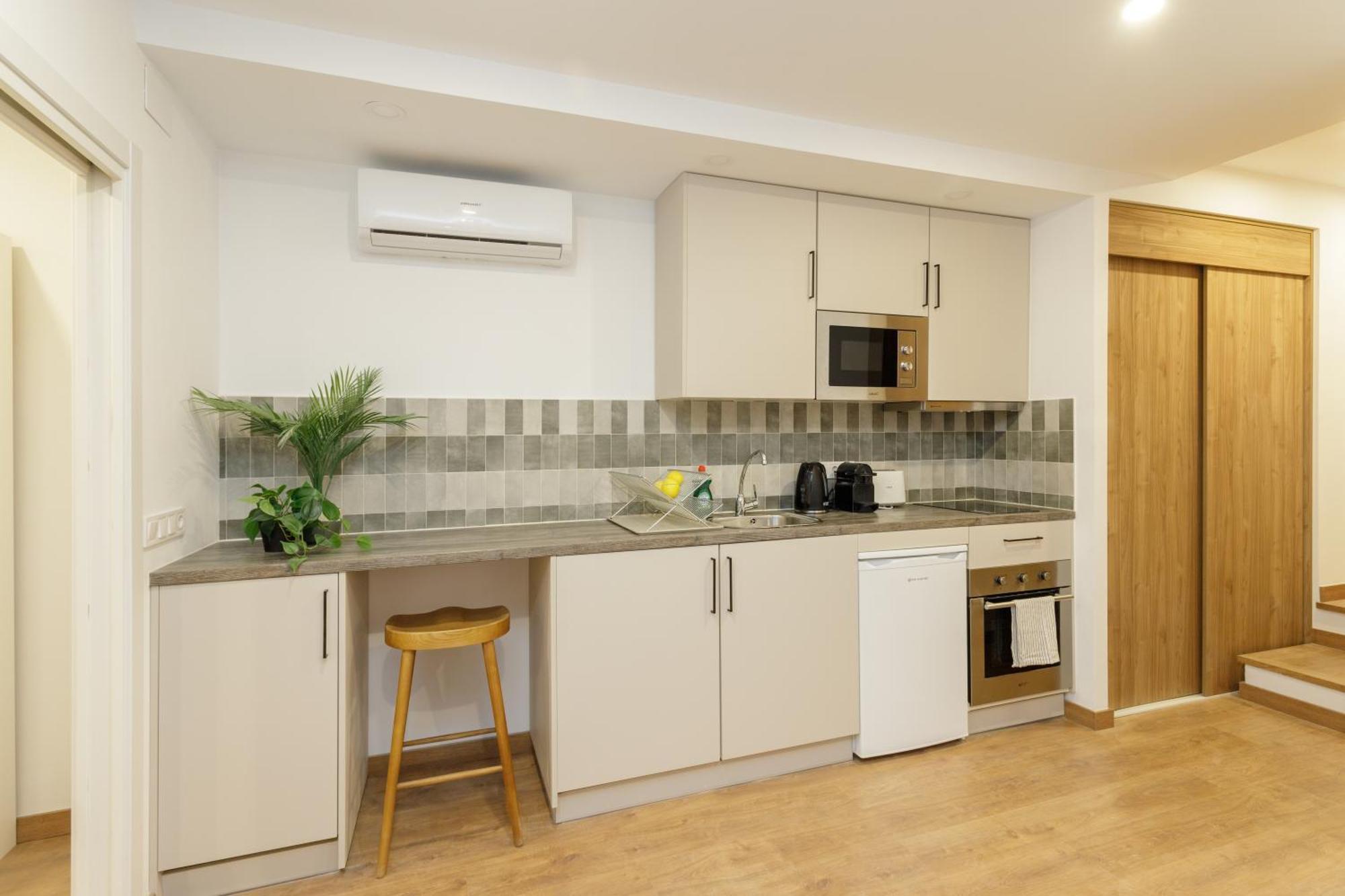 ברצלונה Oasis Apartments & Studios Old Town Center מראה חיצוני תמונה
